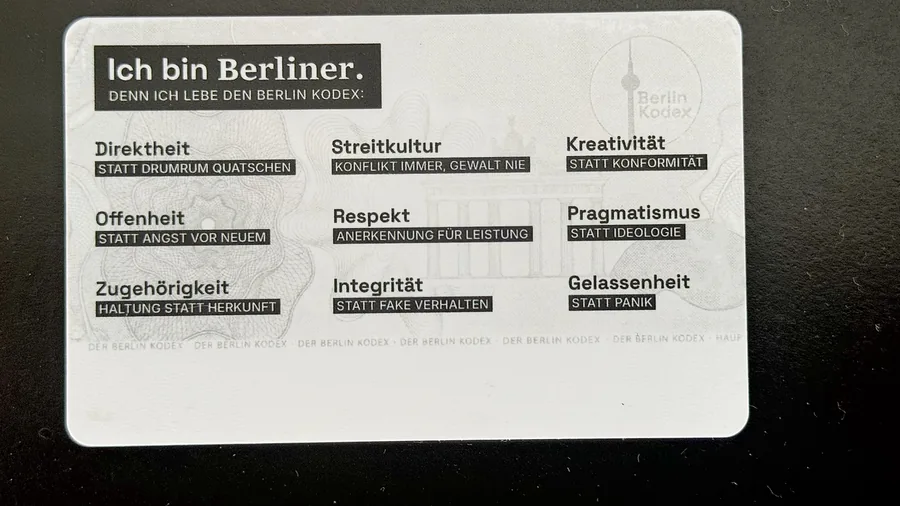 Rückseite des Berlin Ausweises mit den zehn Werten des Kodex